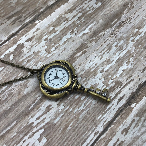 Antique Skeleton Key Pocket Watch Vintage Bronze White Dial Face Vintage Style Key Pocket Watch Necklace CHAIN & BATTERY INCLUDED (272)