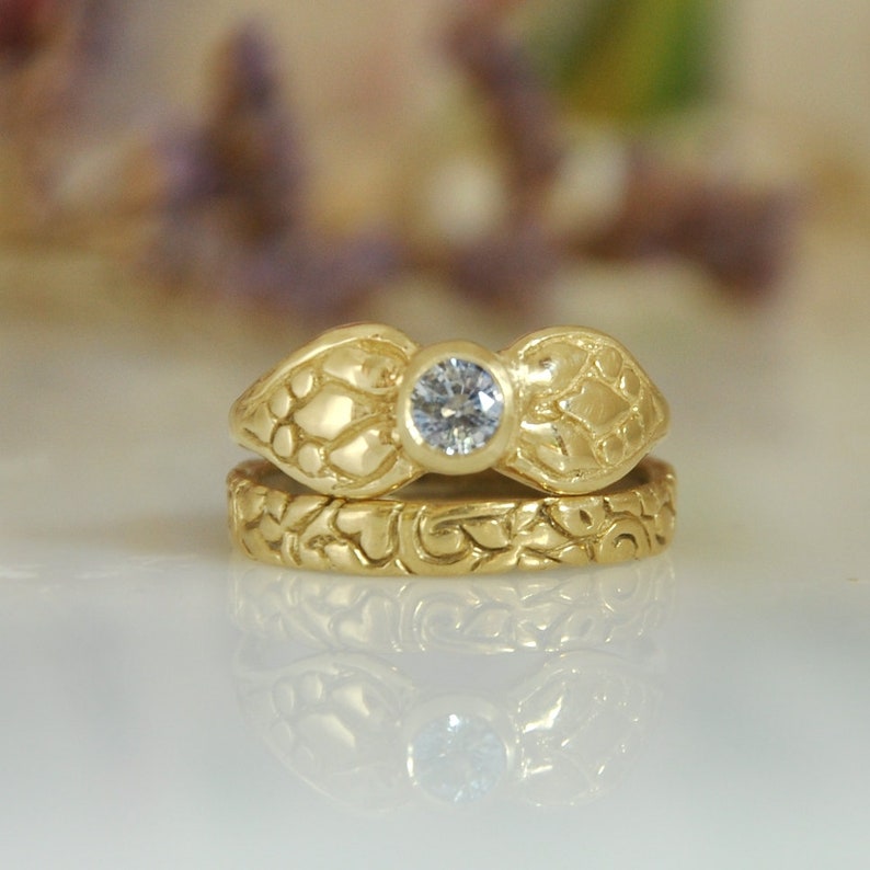 Gold Ruby Ring, Red Ruby Ring, Ruby Engagement Ring, 14k Gold Ring Gift for Women, Round 5 m"m Ruby Ring, Solid Gold Gold Engraved Leaf Ring