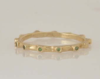 Anillo de oro Eternity, anillo apilable de oro de 14k, regalo para hija, anillo delicado de oro macizo de 14k, anillo fino de oro, anillo fino con piedra preciosa