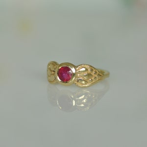 Gold Ruby Ring, Red Ruby Ring, Ruby Engagement Ring, 14k Gold Ring Gift for Women, Round 5 m"m Ruby Ring, Solid Gold Gold Engraved Leaf Ring