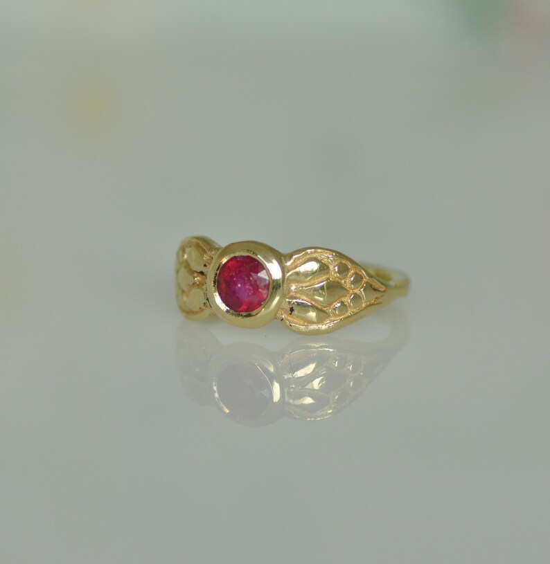 Gold Ruby Ring, Red Ruby Ring, Ruby Engagement Ring, 14k Gold Ring Gift for Women, Round 5 m"m Ruby Ring, Solid Gold Gold Engraved Leaf Ring