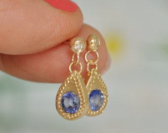 18k Gold Earring, Blue Sapphire Earring, 18k Gold Dangle Earring, Earrings For Women, Teardrop Earrings Blue Sapphire ,18k Handmade Earring