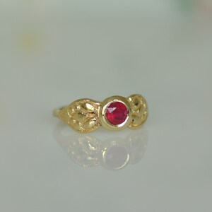 Gold Ruby Ring, Red Ruby Ring, Ruby Engagement Ring, 14k Gold Ring Gift for Women, Round 5 m"m Ruby Ring, Solid Gold Gold Engraved Leaf Ring