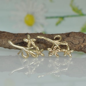 Stud Flower Earrings, Gold Earrings, Valentine&#39;s Gold Flower Gift, 14k Solid Gold Stud Earring, Dainty Floral Earrings, Gift for Girlfriend