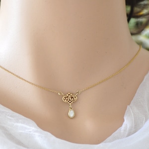 Dainty gold necklace , 14k Gold Necklace , Gold Small Necklace , Gold and Pearl Necklace , Antique Style Gold Pendant , 14k Gold Pendant
