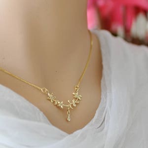 Flower Gold Necklace, Dainty Gold Necklace, 14K Gold Necklace, Gold ...