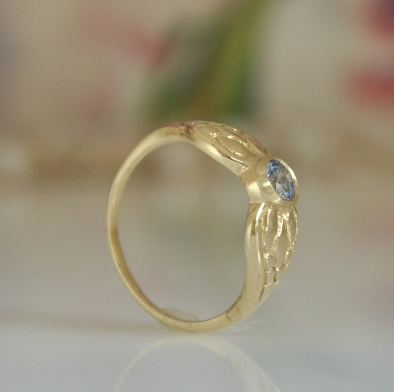 Gold Ruby Ring, Red Ruby Ring, Ruby Engagement Ring, 14k Gold Ring Gift for Women, Round 5 m"m Ruby Ring, Solid Gold Gold Engraved Leaf Ring