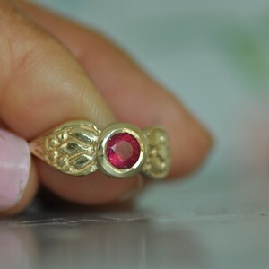 Gold Ruby Ring, Red Ruby Ring, Ruby Engagement Ring, 14k Gold Ring Gift for Women, Round 5 m"m Ruby Ring, Solid Gold Gold Engraved Leaf Ring