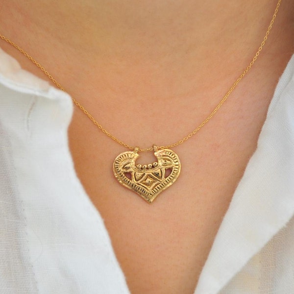 14k Solid gold Necklace, Indian Style Gold Necklace, Solid Gold Fine Jewelry, Statement Gold Pendant, Gift for Wife, Large Heart Pendant