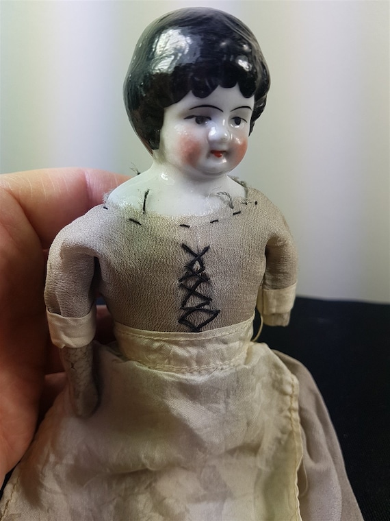 antique porcelain dolls 1800's