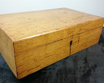 Vintage Wooden Jewelry or Trinket Box 1930's