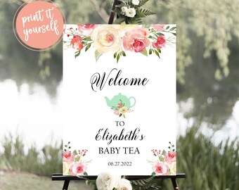 Può includere: Un cartello di benvenuto stampabile per un tea party per bambini. Il cartello presenta un design floreale ad acquerello con rose rosa e gialle, foglie verdi e una teiera turchese. Il testo sul cartello recita "Benvenuti al tea party di Elizabeth 06.27.2022".