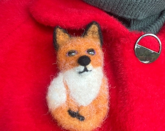Fox needle felted brooch, pigment pin