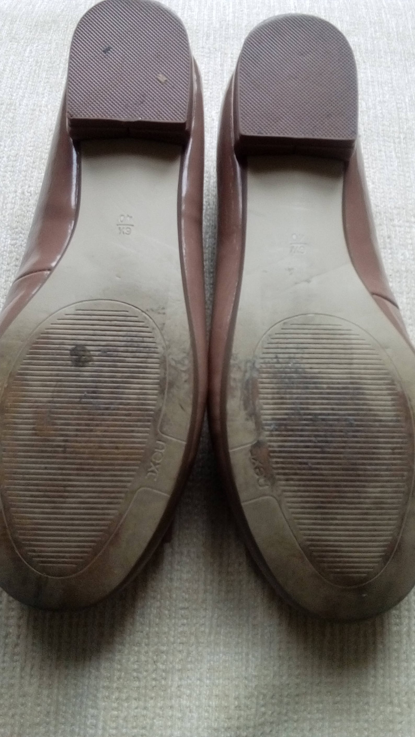 patent leather shoes/patent leather pumps/patent leather shoes/beige shoes/ballet pumps