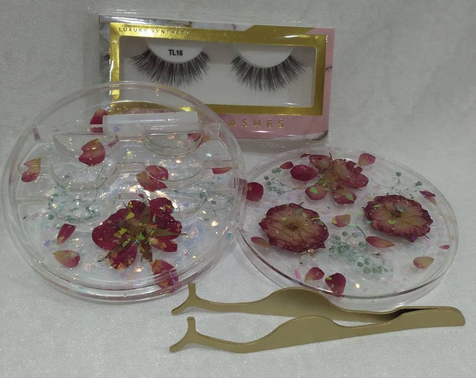 Eyelash case/ holder with real flowers