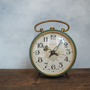 Vintage alarm clock, Jantar clock , clock alarm, vintage clock, timepiece, UNWORKING, only decorative image 1