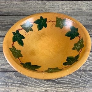Munsing Footed Maple Wood Bowl w/Painted Ivy Signed