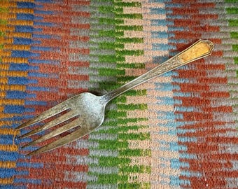 1924 Tenedor grande para servir carne fría de plata Ancestral