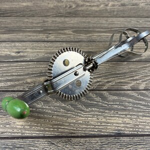 A&J High Speed Super Center Drive Beater Green Handle Kitchen Utensil USA