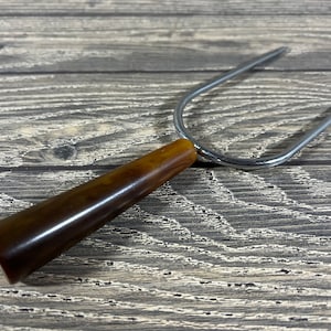 Caramel Swirl Bakelite turkey Meat Lifter RARE Find