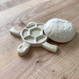 Ceramic Paint Palette / Sea Turtle Paint Palette / Ready to Ship Handmade Mini Porcelain Paint Palette / Watercolor Palette