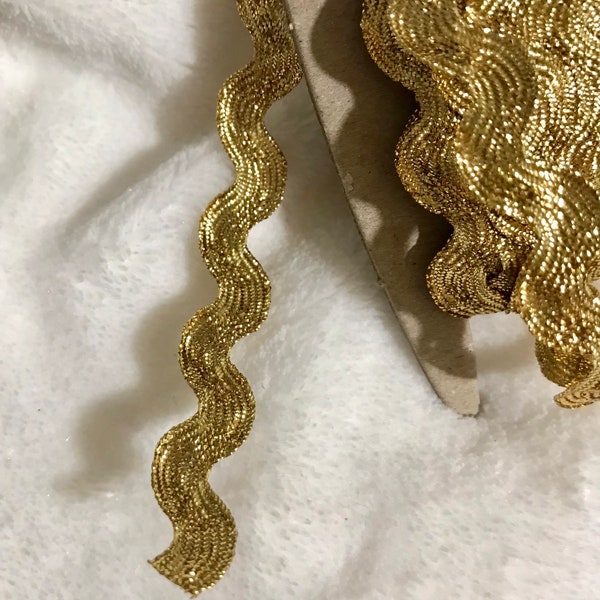 5 Yards of 1/2 Inch Wide Gold Metallic Ric Rac, Trim, Holiday, Christmas Trim