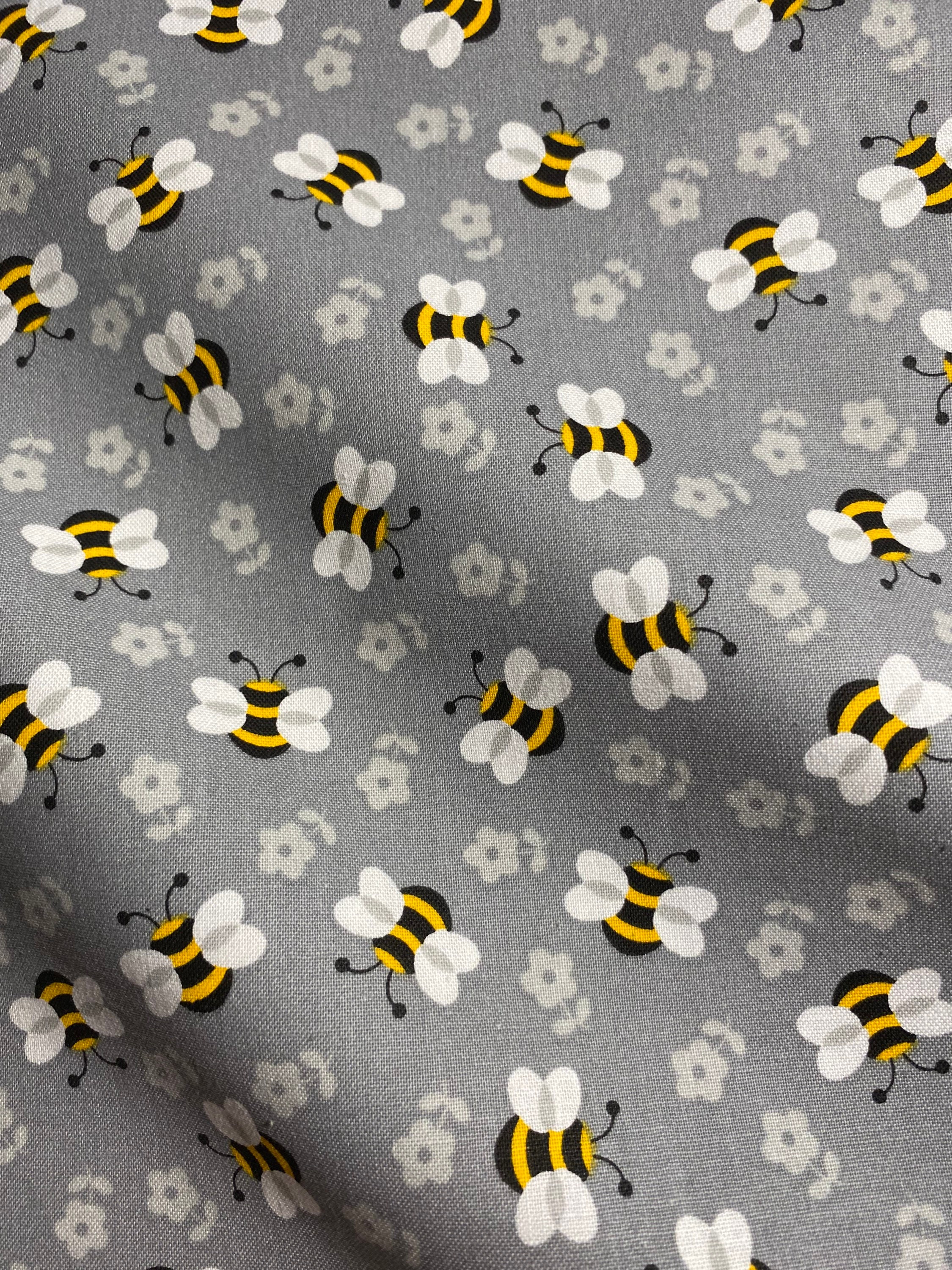 Fabric by the Half Yard Foral Bees on Gray, Garden Bees, Bee Fabric, Bumble Bee  Fabric, Bee Hives, Bumble Bees 