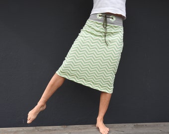 Organic jersey skirt long green white zigzag 34