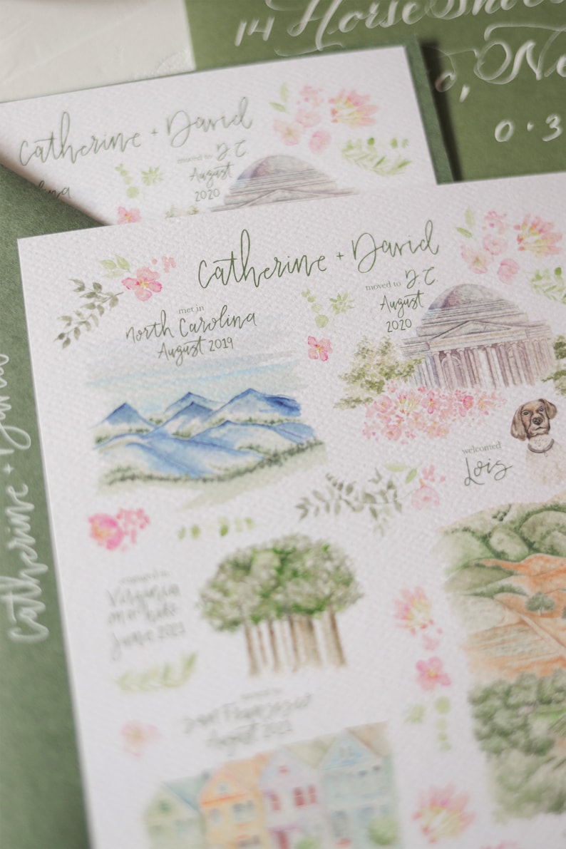 K&ouml;nnte beinhalten: Eine Aquarell-Illustration der Zeitleiste eines Paares mit einer Bergkette, einem Geb&auml;ude, einem Baum und einem Hund. Der Text lautet "Catherine + David", "getroffen in North Carolina August 2019", "umgezogen nach DC August 2020", und "willkommen Lois".