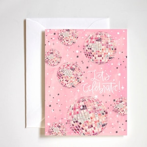 celebremos la tarjeta, la fiesta disco, la bola disco rosa, la tarjeta de cumpleaños disco, el tema disco, la tarjeta de celebración, la pintura de la bola disco, pintada a mano