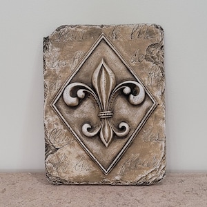 Fleur de Lis Flower Vintage Wall Plaque