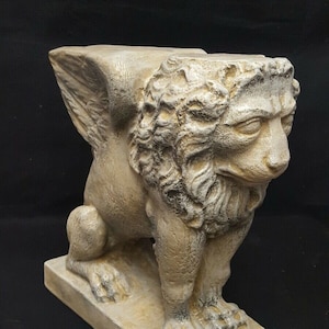 Griffin Sculpture Winged Lion Gargoyle Art Statue