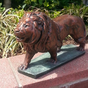 Lion Statue Sculpture Home and Garden Decor Wild Cat