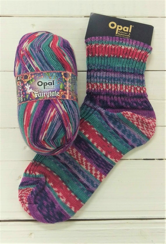 Opal /"Uni/" Solid Sock Yarn 9939 + Pattern Ruby Red