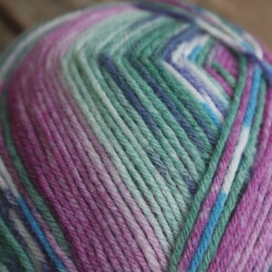 Kate Viridian Schafpate 4 ply Sock Yarn 7955 by Opal image 4