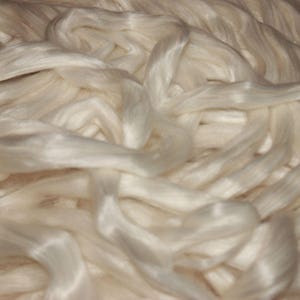 Ramie Top (Nettle fibre) 100 g - for spinning dying felting and blending