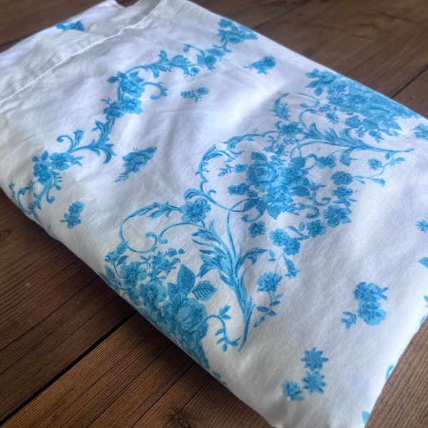 Vintage bedsheet -Blue and white retro  sheet - single bed sheet-vintage caravan