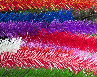 Ghirlanda di tinsel da 9 metri: frange metalliche larghe 7,6 cm, prodotta negli Stati Uniti.