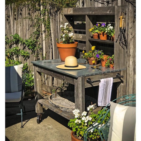 Table de Rempotage en Bois et Zinc