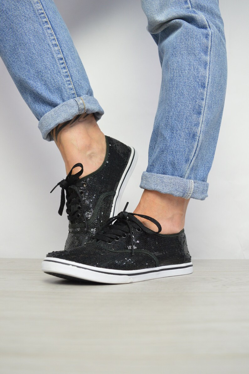 black vans junior size 6