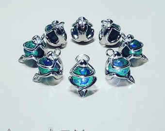 Earth Hugger Pendant