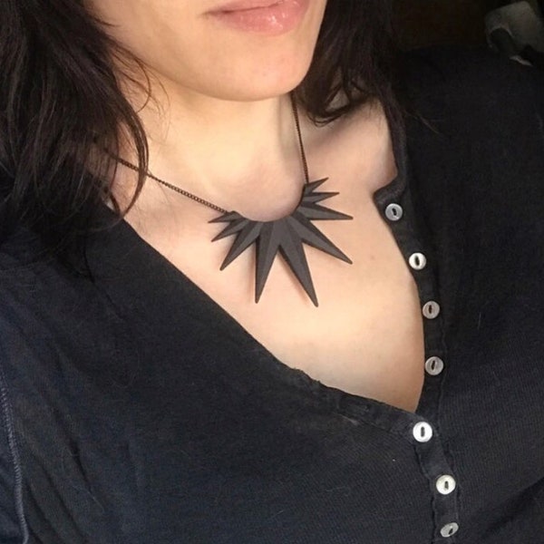 Collier géométrique noir mat Spike - Collier Black Sun