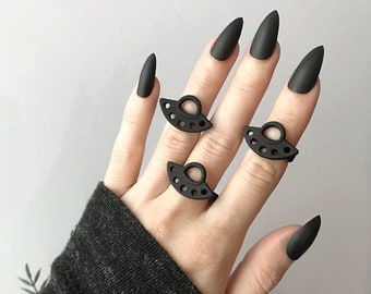 Matte Black UFO Ring - Black Midi Ring - Alien Jewelry - Flying Saucer Ring - Outer Space Jewelry - Area 51 - Spaceship Jewelry - 3d Printed