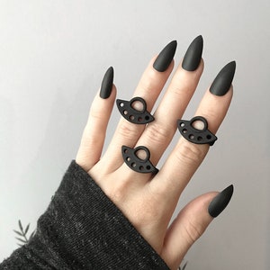 Matte Black UFO Ring - Black Midi Ring - Alien Jewelry - Flying Saucer Ring - Outer Space Jewelry - Area 51 - Spaceship Jewelry - 3d Printed