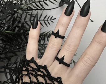 Black Spike Ring - Pointy Black Ring - Matte Black Midi Ring - Simple Black Witchy Ring - Minimalist Jewelry - Spiky Ring - Pointer Ring