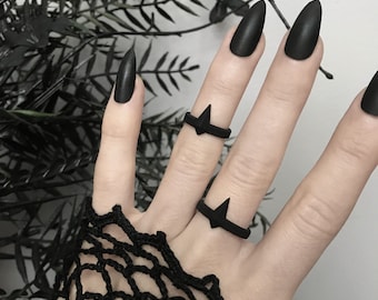 Matte Black Spike Ring - Pointy Black Ring - Black Midi Ring - Witchy Ring - Goth Jewelry - Spiky Ring - Black Pointer Ring - Occult Jewelry