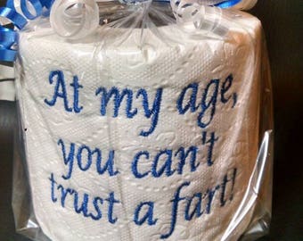 geborduurd Can't Trust a Fart toiletpapier, witte olifant gag cadeau, verjaardagscadeau, gag cadeau voor hem, ouderdom gag cadeau, over de heuvel cadeau