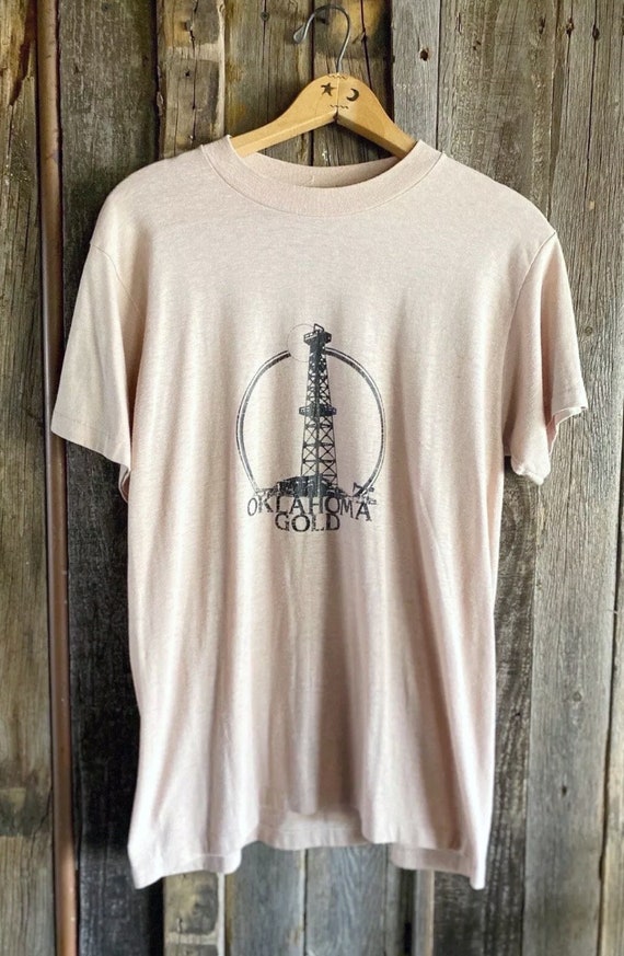 Oklahoma Gold Oil Derrick T-Shirt M - image 1