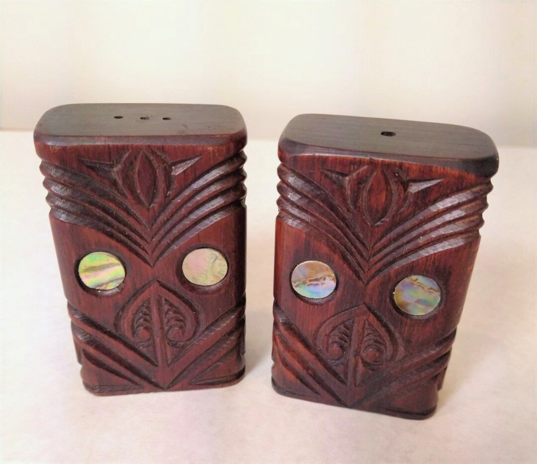 Vintage Wood Tiki Salt and Pepper Shakers With Mother of Pearl Hawaiian Tiki Etsy