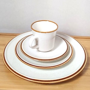 Mikasa Natural Beauty Stoneware 4-Piece Place Setting Japan Dinnerware C9000 From the 70s